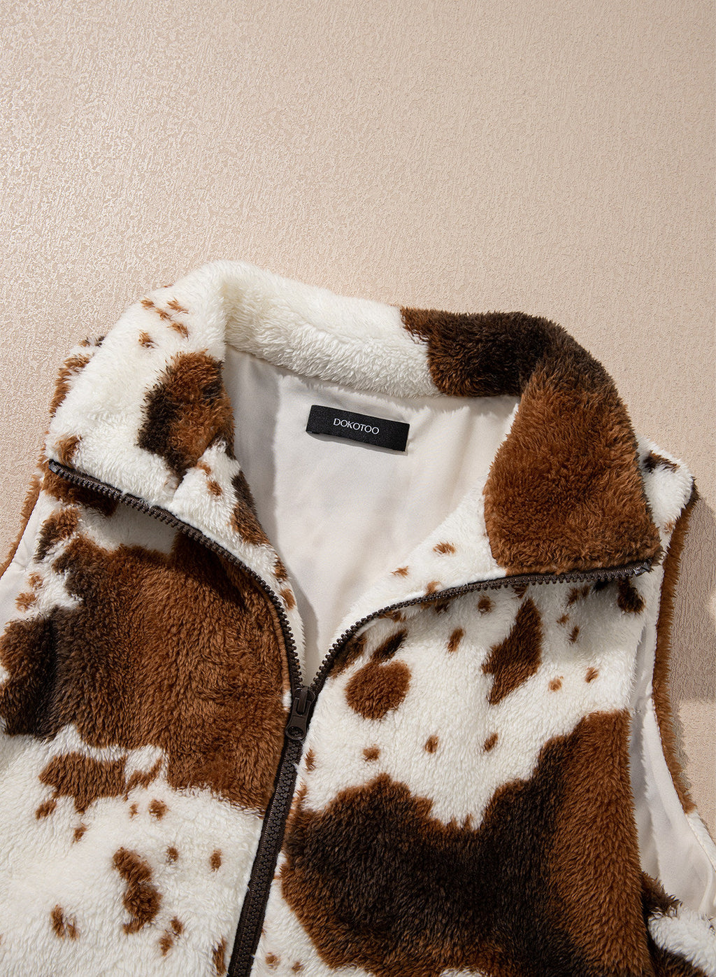 Dokotoo Womens Fleece Vest Zip Up Cow Print Sherpa Sleeveless Jacket